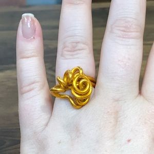 Gold wire ring boutique